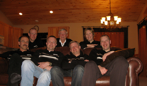Redaktionen hemma i stugan i Grand Lake